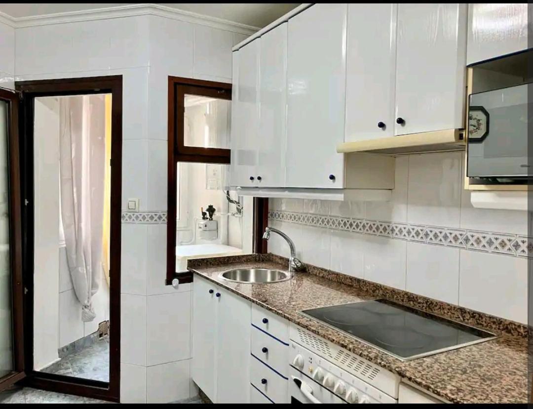 Alojamiento En Playa Del Arbeyal Gijon Exterior photo